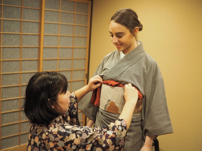 Kimono wearing experience in Miyajima