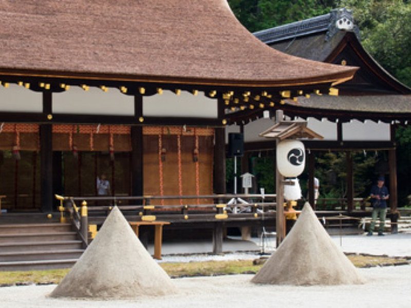 Kyoto Kamigamo Shrine and Nishiki Weaving Experience Morning Tour