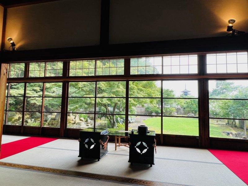 <Experience of zazen and tea ceremony> 〜a private guided tour〜