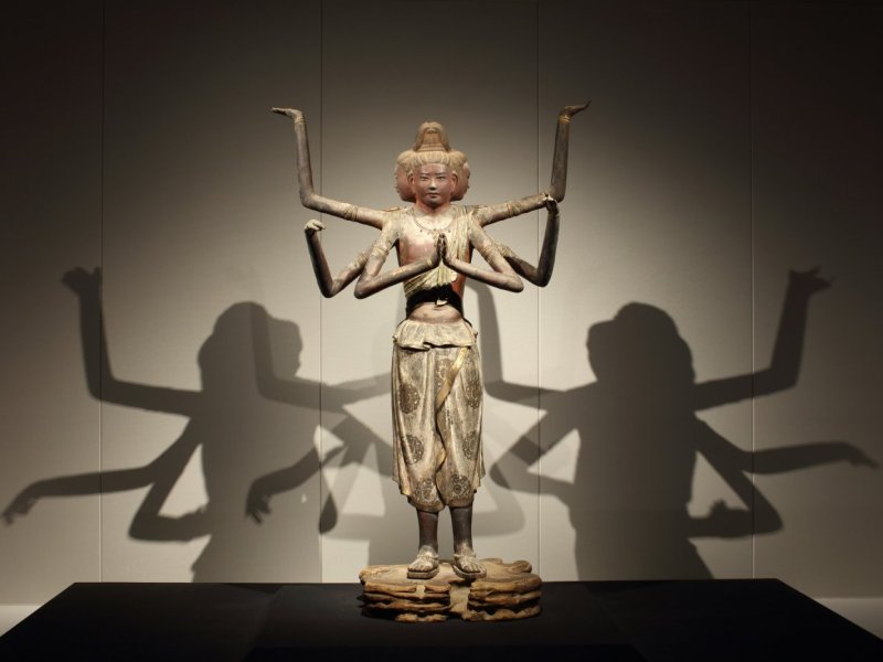 "A Mindful Encounter with the Gaze of the Buddha"  A Premium Mindfulness Journey in Ancient Nara with Alex Kerr